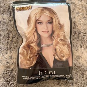 Blonde wig // Halloween costume
